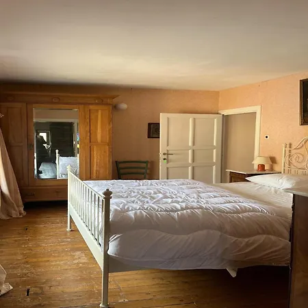 The Right Wing Of The Castle Of Holiday home