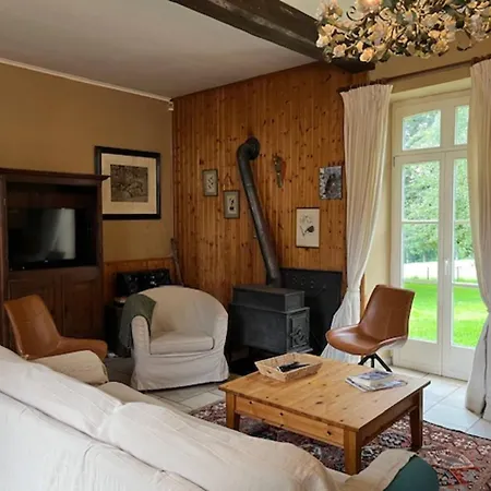 Tatil Evi Charming Castle In Roumont